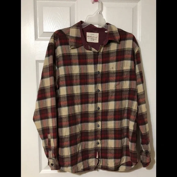GUC Men’s Vintage Red and White Flannel - Picture 1 of 4